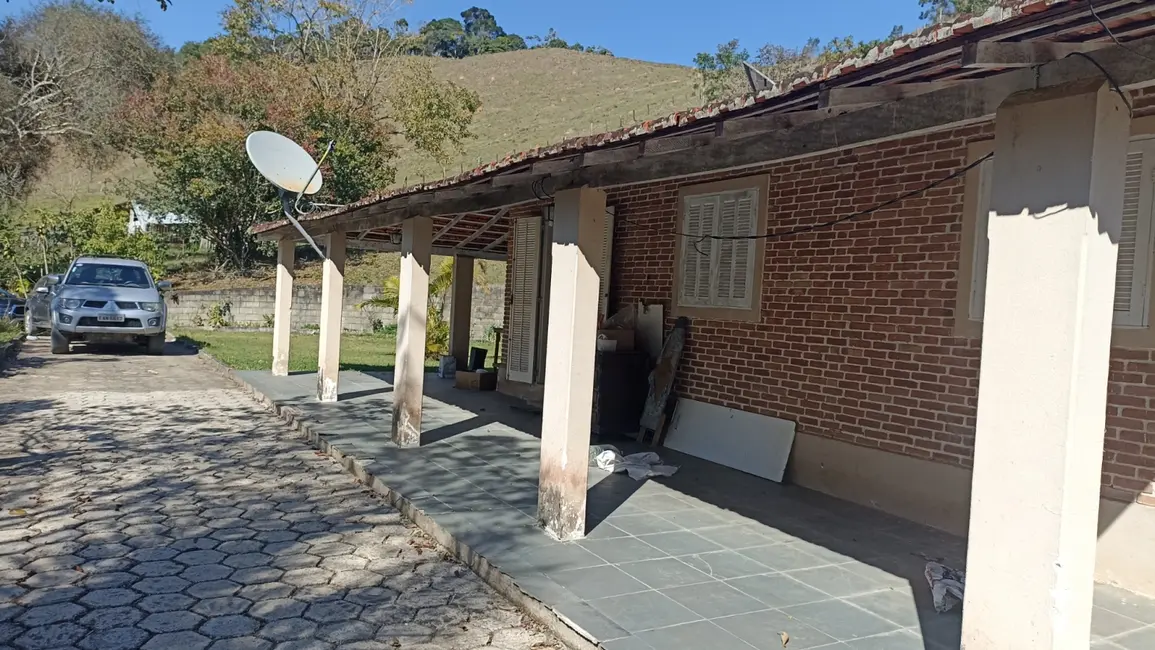 Sítio / Rancho com 3 quartos à venda, 500m2 em Paraibuna - SP - imagem 3 Foto 3 de Sítio / Rancho com 3 quartos à venda, 500m2 em Paraibuna - SP