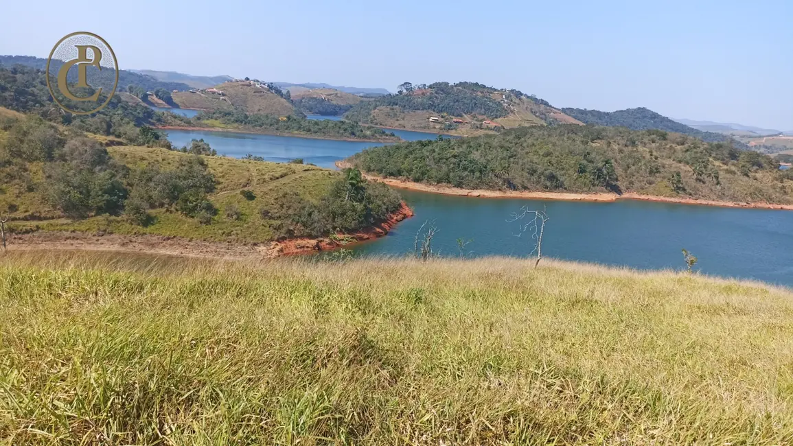 Sítio / Rancho com 3 quartos à venda, 500m2 em Sao Jose Dos Campos - SP - imagem 7 Foto 7 de Sítio / Rancho com 3 quartos à venda, 500m2 em Sao Jose Dos Campos - SP
