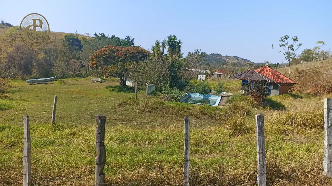 Sítio / Rancho com 3 quartos à venda, 500m2 em Sao Jose Dos Campos - SP - imagem 6 Foto 6 de Sítio / Rancho com 3 quartos à venda, 500m2 em Sao Jose Dos Campos - SP