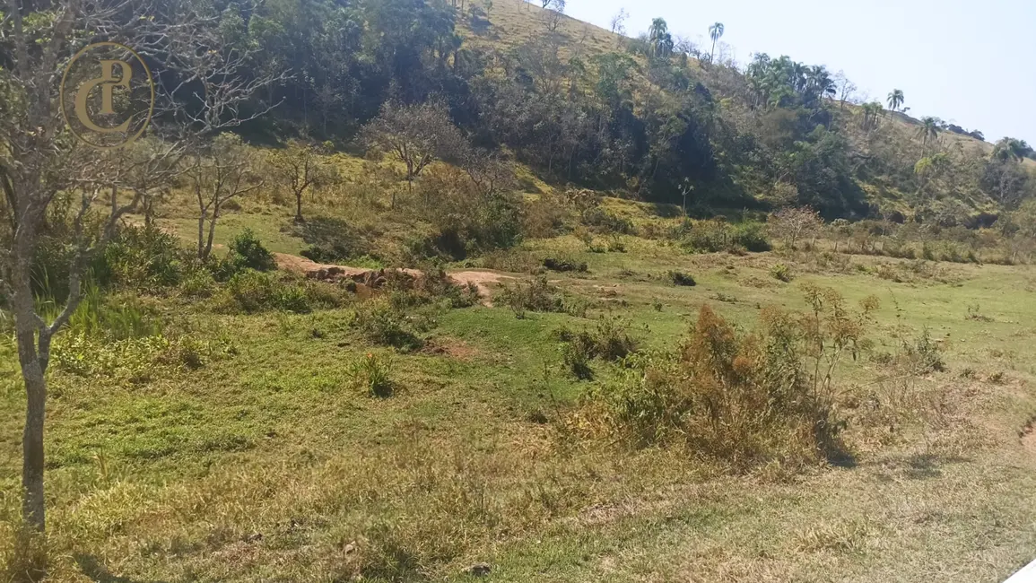 Sítio / Rancho com 3 quartos à venda, 500m2 em Sao Jose Dos Campos - SP - imagem 2 Foto 2 de Sítio / Rancho com 3 quartos à venda, 500m2 em Sao Jose Dos Campos - SP