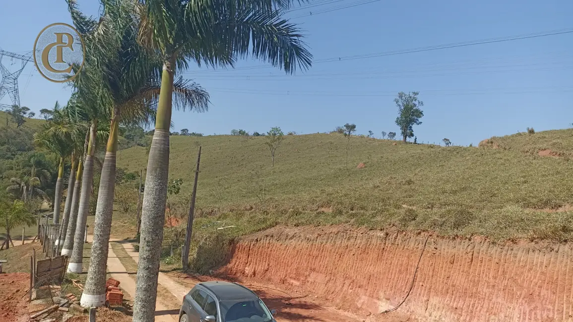 Sítio / Rancho com 3 quartos à venda, 500m2 em Sao Jose Dos Campos - SP - imagem 3 Foto 3 de Sítio / Rancho com 3 quartos à venda, 500m2 em Sao Jose Dos Campos - SP