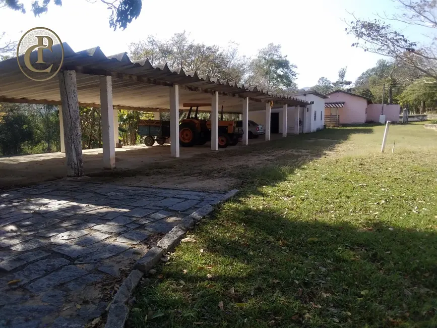 Foto 2 de Sítio / Rancho com 4 quartos à venda, 500m2 em Centro, Cacapava - SP