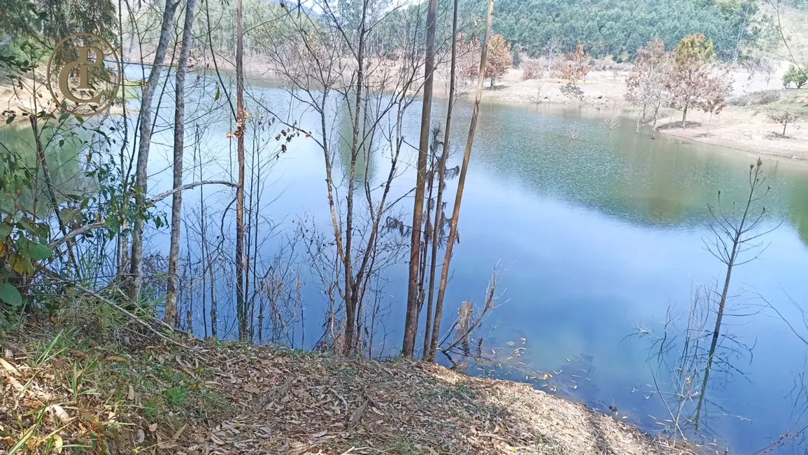 Chácara com 4 quartos à venda, 800m2 em Paraibuna - SP - imagem 1 Foto 1 de Chácara com 4 quartos à venda, 800m2 em Paraibuna - SP
