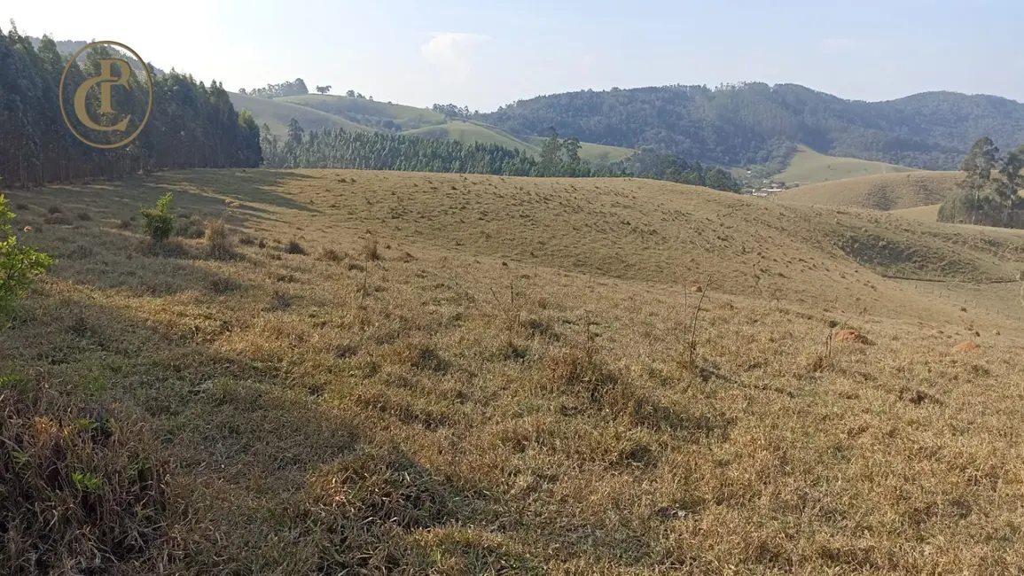 Sítio / Rancho com 1 quarto à venda, 180m2 em Paraibuna - SP - imagem 4 Foto 4 de Sítio / Rancho com 1 quarto à venda, 180m2 em Paraibuna - SP
