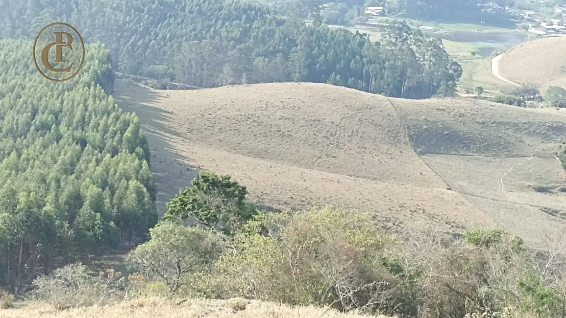 Sítio / Rancho com 1 quarto à venda, 180m2 em Paraibuna - SP - imagem 9 Foto 9 de Sítio / Rancho com 1 quarto à venda, 180m2 em Paraibuna - SP
