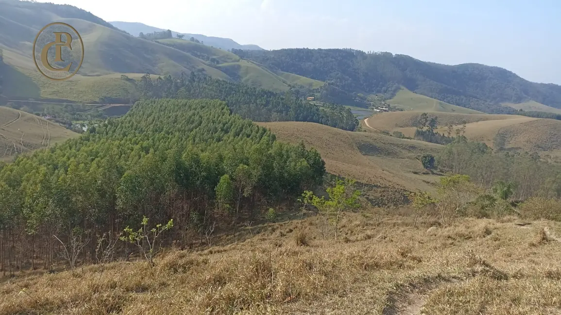 Sítio / Rancho com 1 quarto à venda, 180m2 em Paraibuna - SP - imagem 1 Foto 1 de Sítio / Rancho com 1 quarto à venda, 180m2 em Paraibuna - SP