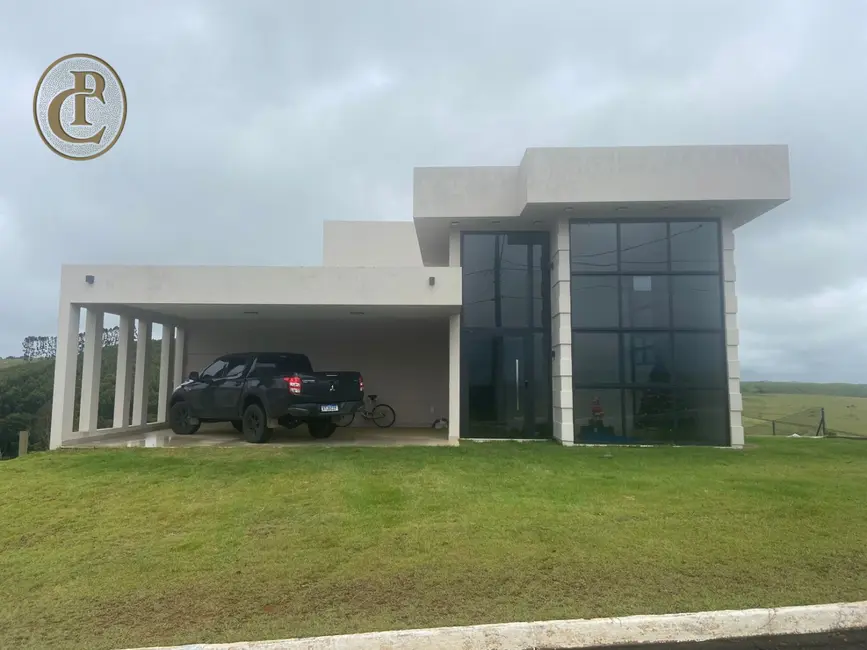 Chácara com 4 quartos à venda, 400m2 em Centro, Paraibuna - SP - imagem 5 Foto 5 de Chácara com 4 quartos à venda, 400m2 em Centro, Paraibuna - SP