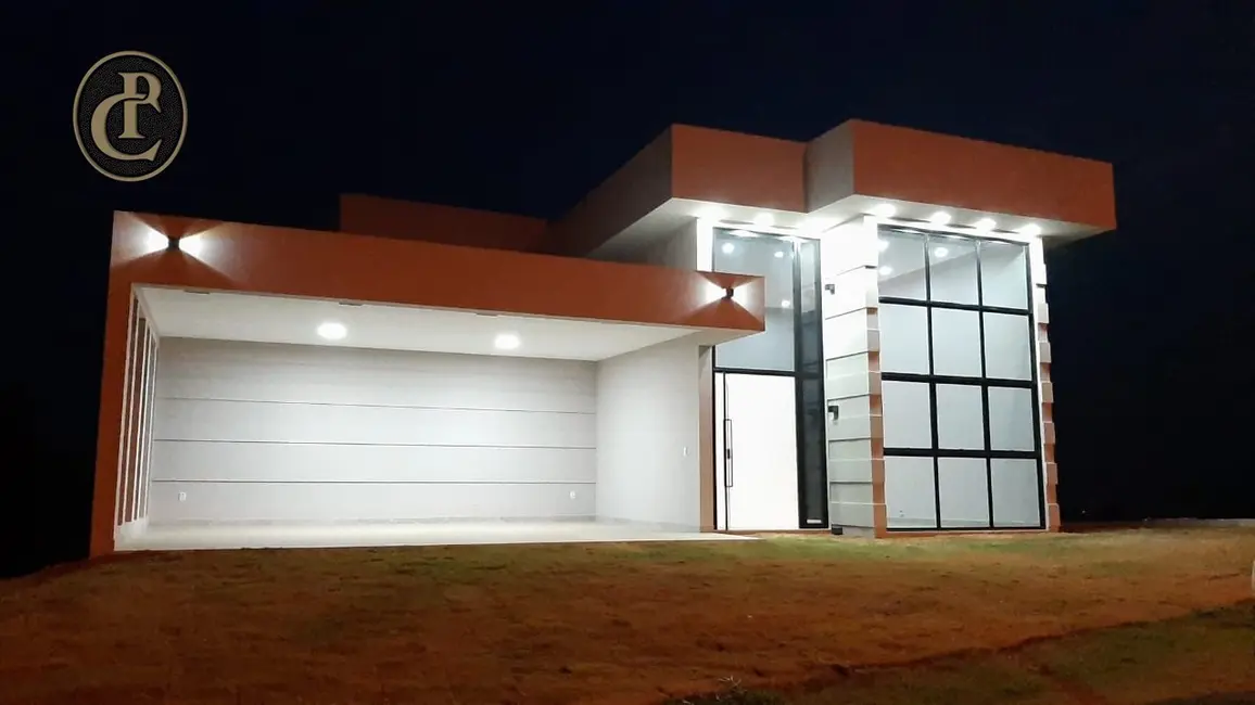 Chácara com 4 quartos à venda, 400m2 em Centro, Paraibuna - SP - imagem 3 Foto 3 de Chácara com 4 quartos à venda, 400m2 em Centro, Paraibuna - SP