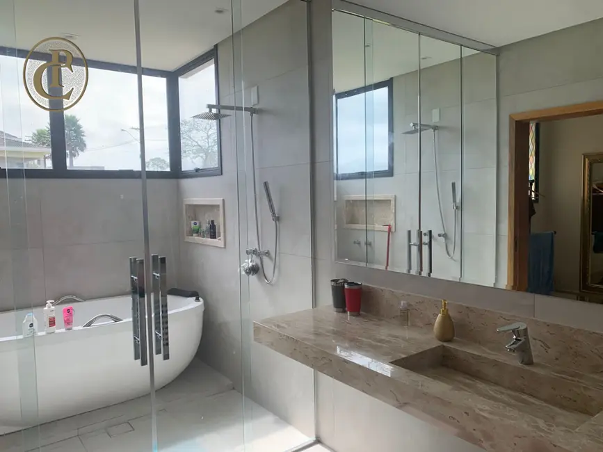 Chácara com 4 quartos à venda, 400m2 em Centro, Paraibuna - SP - imagem 7 Foto 7 de Chácara com 4 quartos à venda, 400m2 em Centro, Paraibuna - SP