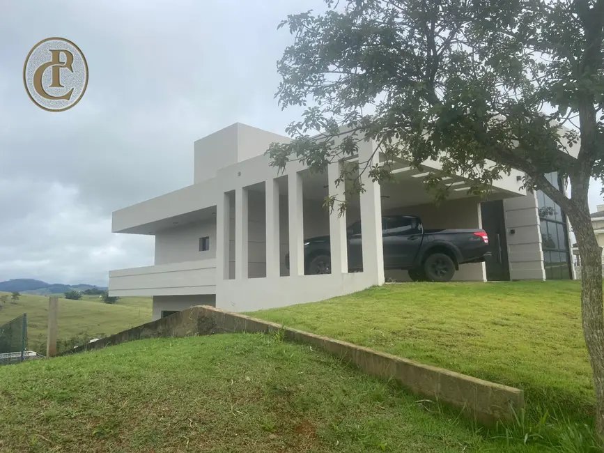 Chácara com 4 quartos à venda, 400m2 em Centro, Paraibuna - SP - imagem 4 Foto 4 de Chácara com 4 quartos à venda, 400m2 em Centro, Paraibuna - SP
