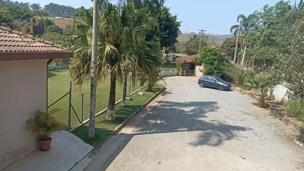 Chácara com 3 quartos à venda, 350m2 em Paraibuna - SP - imagem 1 Foto 1 de Chácara com 3 quartos à venda, 350m2 em Paraibuna - SP