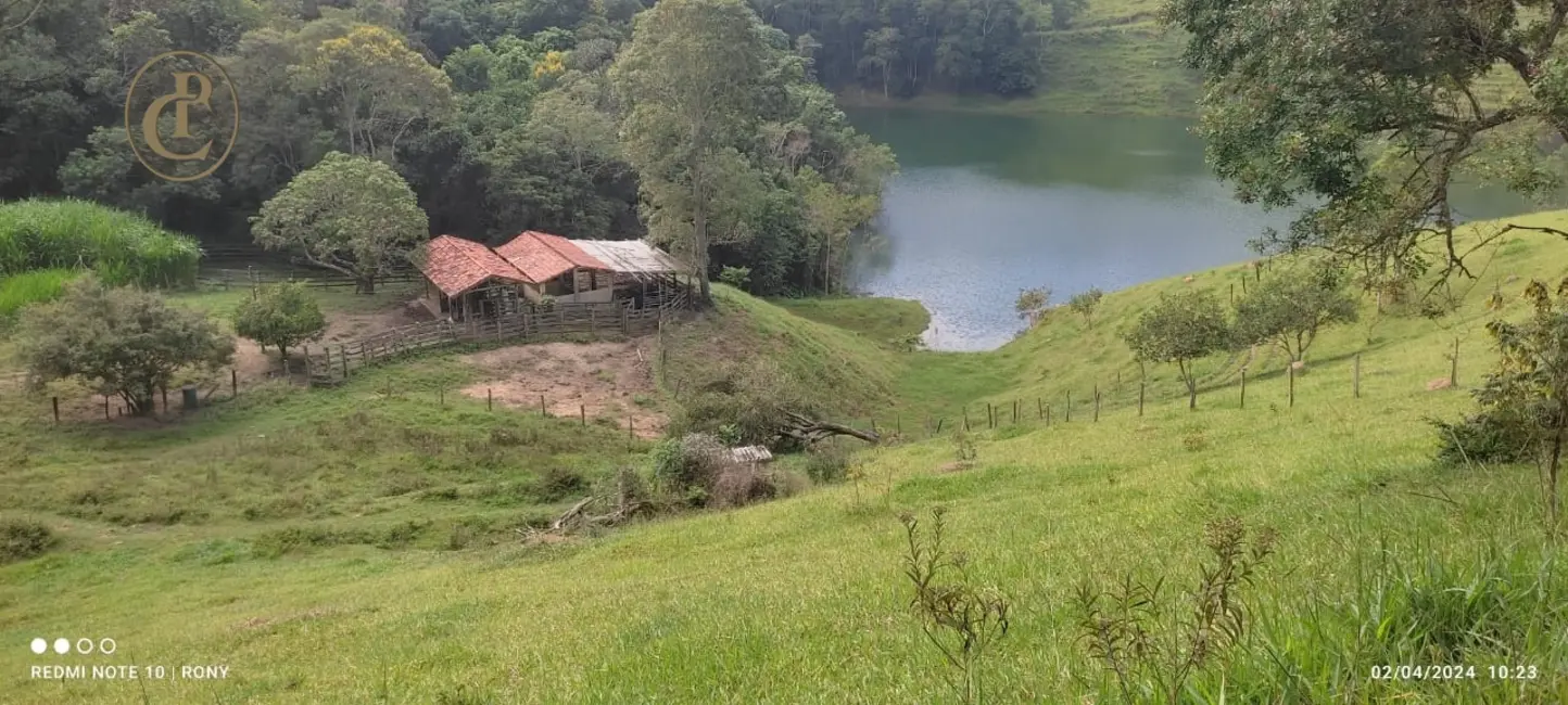 Chácara com 2 quartos à venda, 180m2 em Paraibuna - SP - imagem 1 Foto 1 de Chácara com 2 quartos à venda, 180m2 em Paraibuna - SP