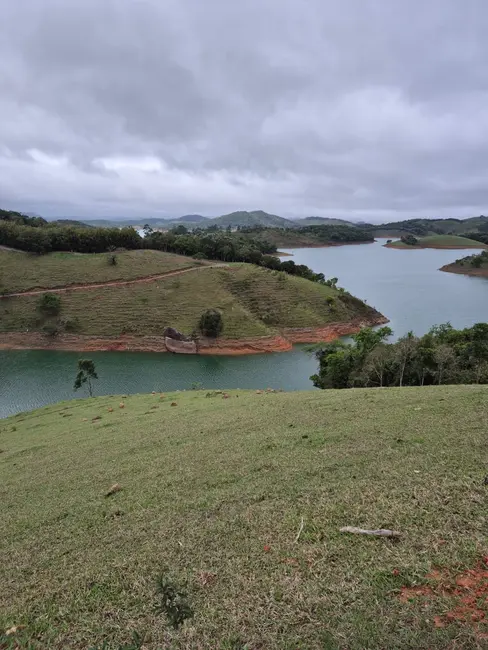 Chácara com 2 quartos à venda, 180m2 em Paraibuna - SP - imagem 9 Foto 9 de Chácara com 2 quartos à venda, 180m2 em Paraibuna - SP