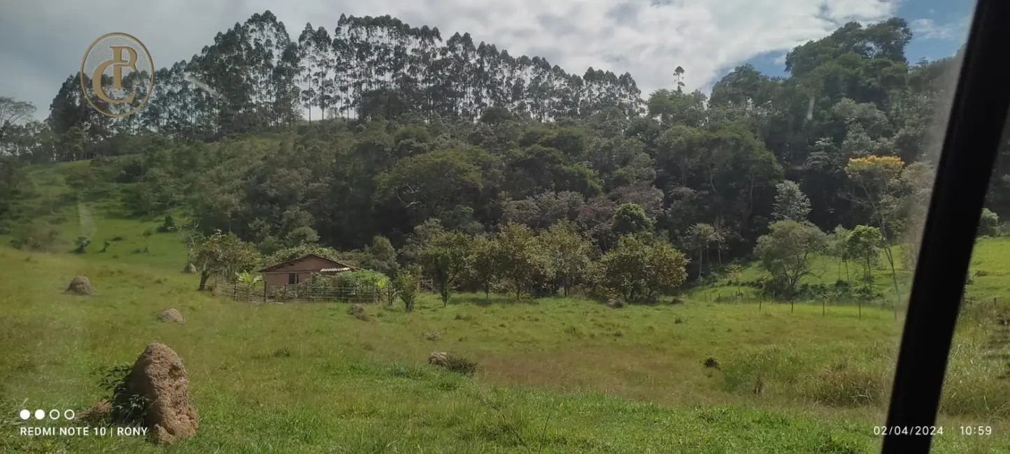 Chácara com 2 quartos à venda, 180m2 em Paraibuna - SP - imagem 5 Foto 5 de Chácara com 2 quartos à venda, 180m2 em Paraibuna - SP