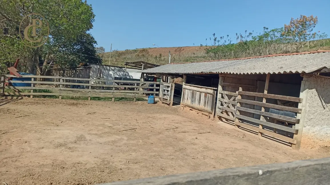 Sítio / Rancho com 3 quartos à venda, 300m2 em Paraibuna - SP - imagem 7 Foto 7 de Sítio / Rancho com 3 quartos à venda, 300m2 em Paraibuna - SP