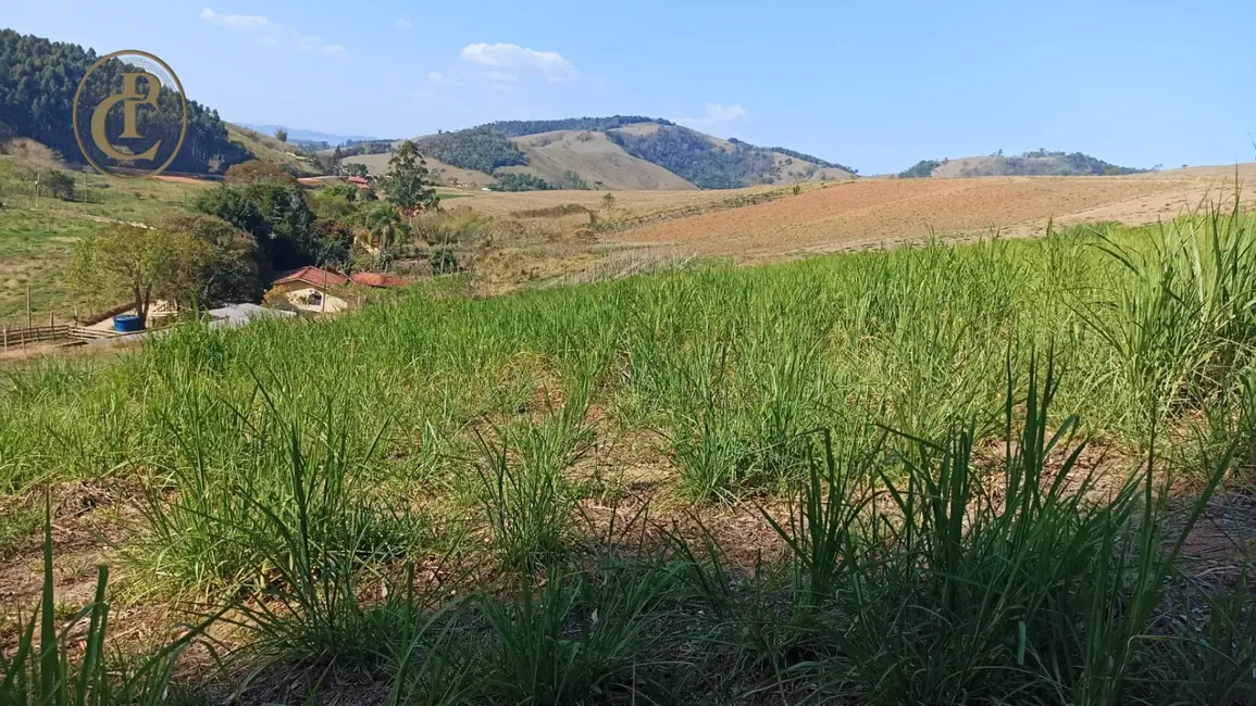 Sítio / Rancho com 3 quartos à venda, 300m2 em Paraibuna - SP - imagem 4 Foto 4 de Sítio / Rancho com 3 quartos à venda, 300m2 em Paraibuna - SP