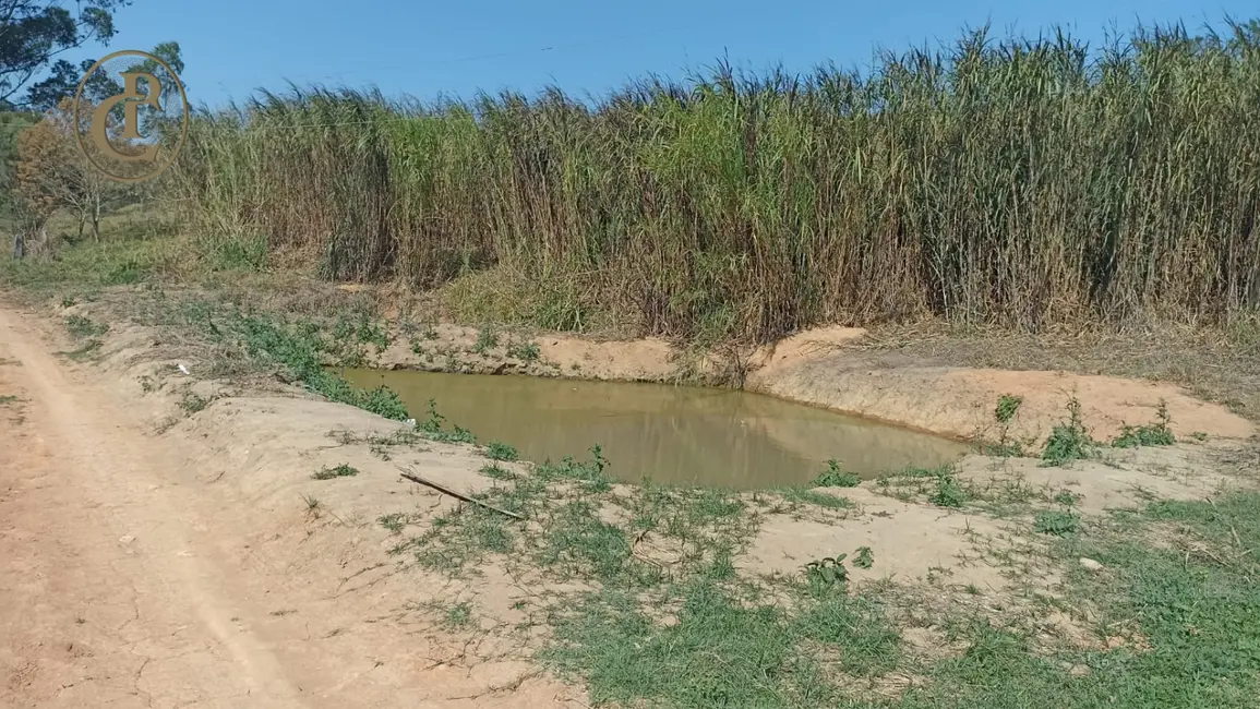 Sítio / Rancho com 3 quartos à venda, 300m2 em Paraibuna - SP - imagem 8 Foto 8 de Sítio / Rancho com 3 quartos à venda, 300m2 em Paraibuna - SP