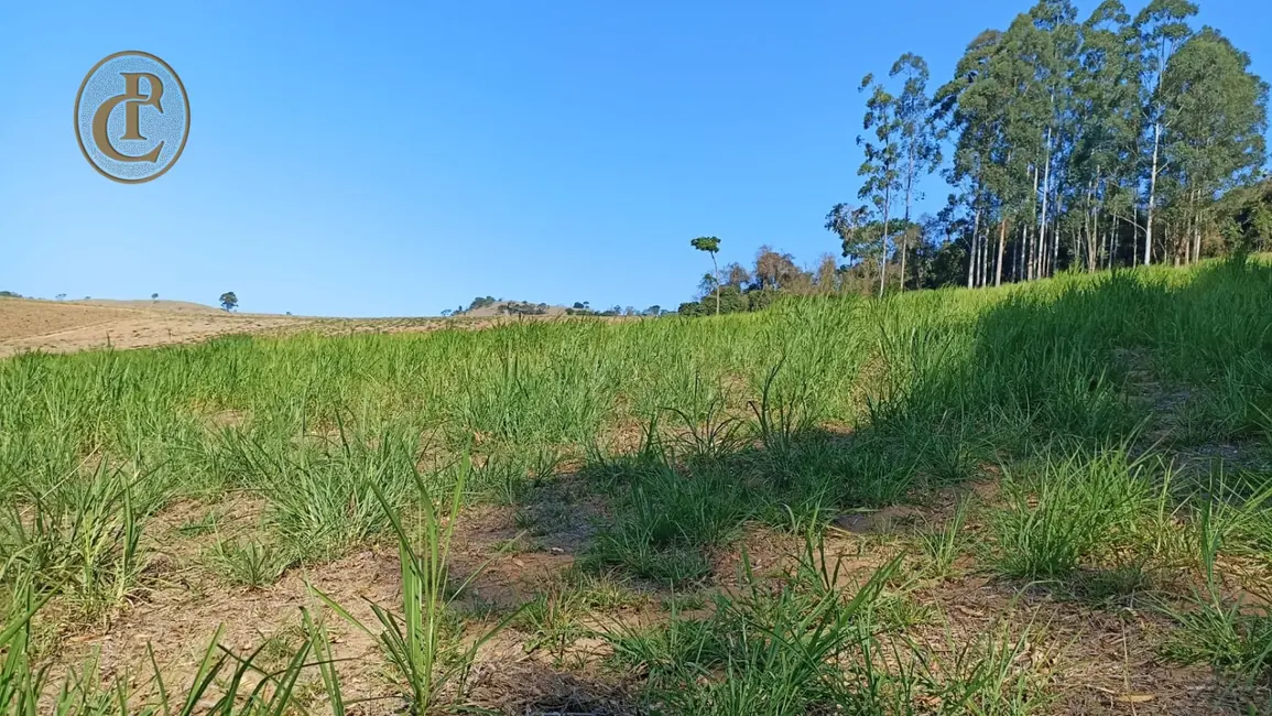Sítio / Rancho com 3 quartos à venda, 300m2 em Paraibuna - SP - imagem 5 Foto 5 de Sítio / Rancho com 3 quartos à venda, 300m2 em Paraibuna - SP