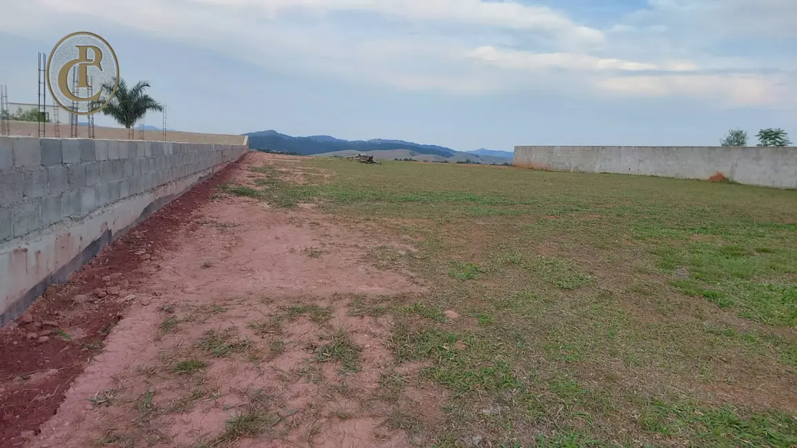 Sítio / Rancho com 1 quarto à venda, 150m2 em Centro, Paraibuna - SP - imagem 3 Foto 3 de Sítio / Rancho com 1 quarto à venda, 150m2 em Centro, Paraibuna - SP