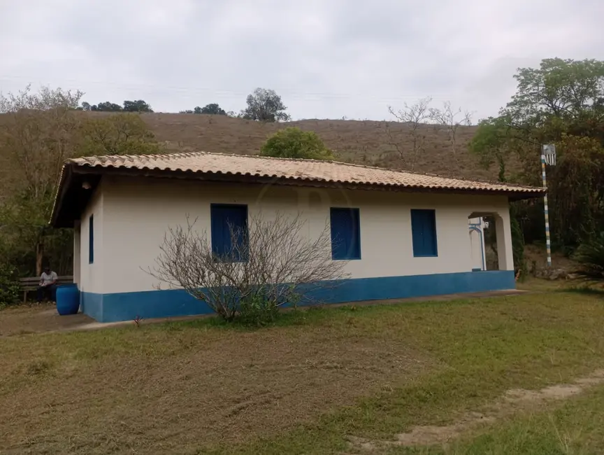 Sítio / Rancho com 4 quartos à venda, 100m2 em Paraibuna - SP - imagem 5 Foto 5 de Sítio / Rancho com 4 quartos à venda, 100m2 em Paraibuna - SP