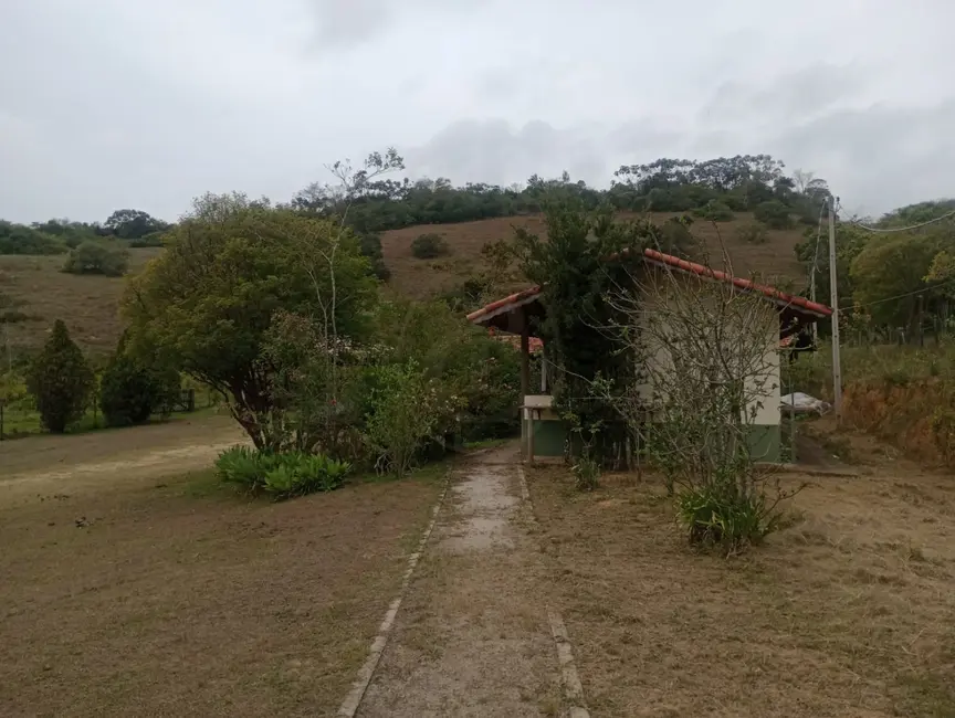 Sítio / Rancho com 4 quartos à venda, 100m2 em Paraibuna - SP - imagem 4 Foto 4 de Sítio / Rancho com 4 quartos à venda, 100m2 em Paraibuna - SP