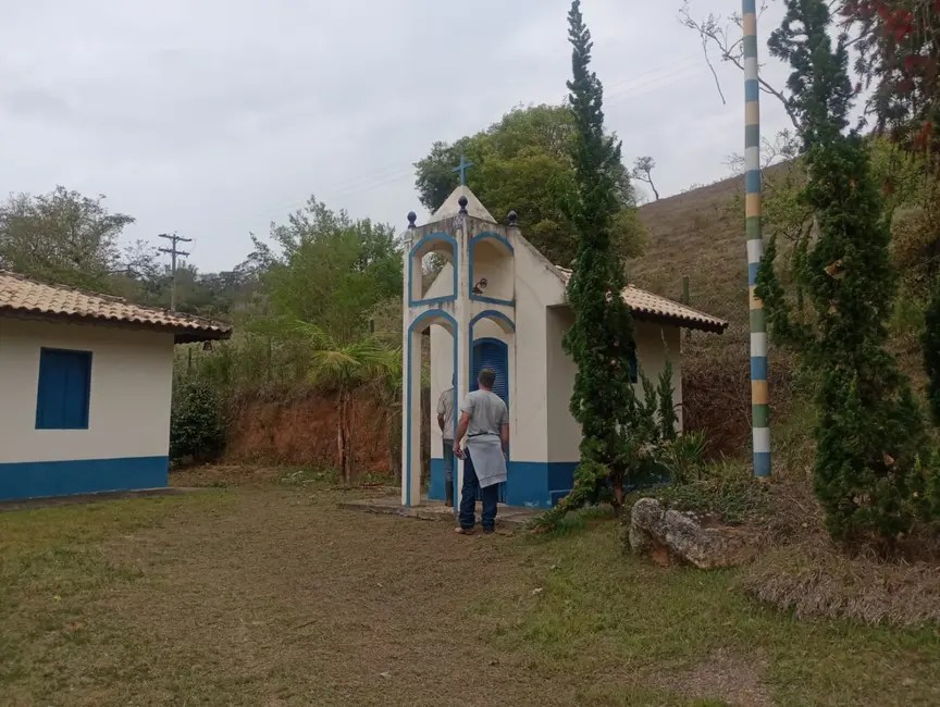 Sítio / Rancho com 4 quartos à venda, 100m2 em Paraibuna - SP - imagem 1 Foto 1 de Sítio / Rancho com 4 quartos à venda, 100m2 em Paraibuna - SP
