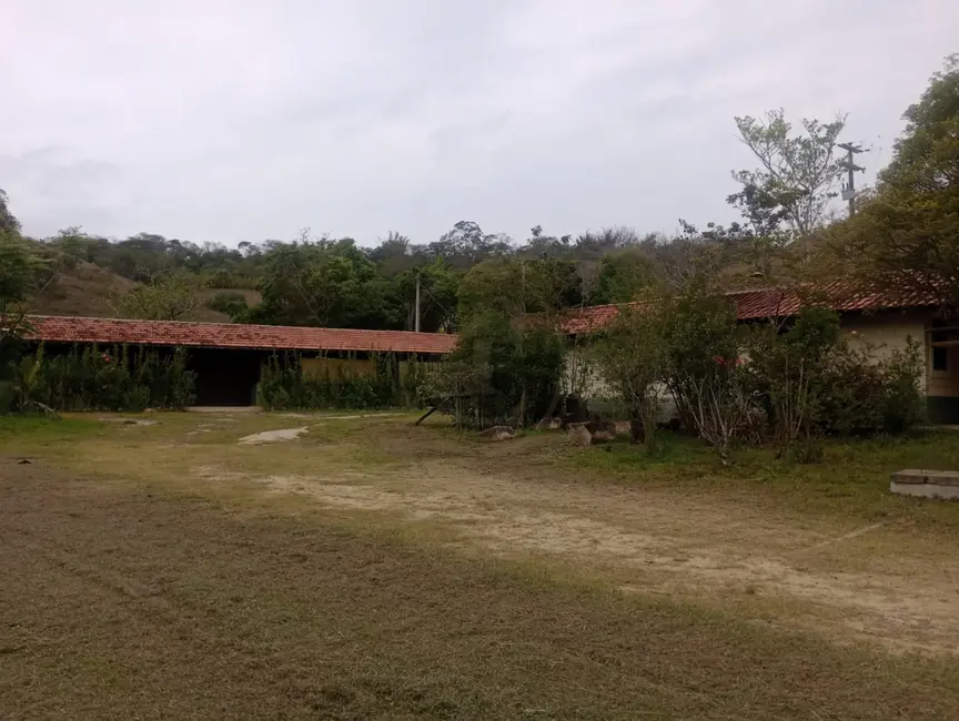 Sítio / Rancho com 4 quartos à venda, 100m2 em Paraibuna - SP - imagem 8 Foto 8 de Sítio / Rancho com 4 quartos à venda, 100m2 em Paraibuna - SP