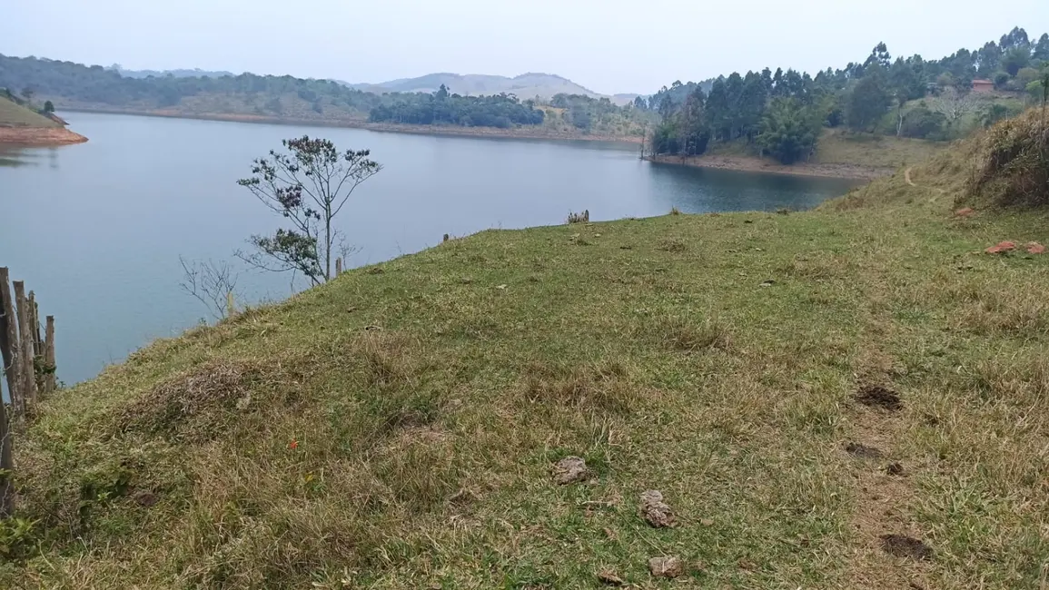Chácara com 1 quarto à venda, 100m2 em Paraibuna - SP - imagem 5 Foto 5 de Chácara com 1 quarto à venda, 100m2 em Paraibuna - SP