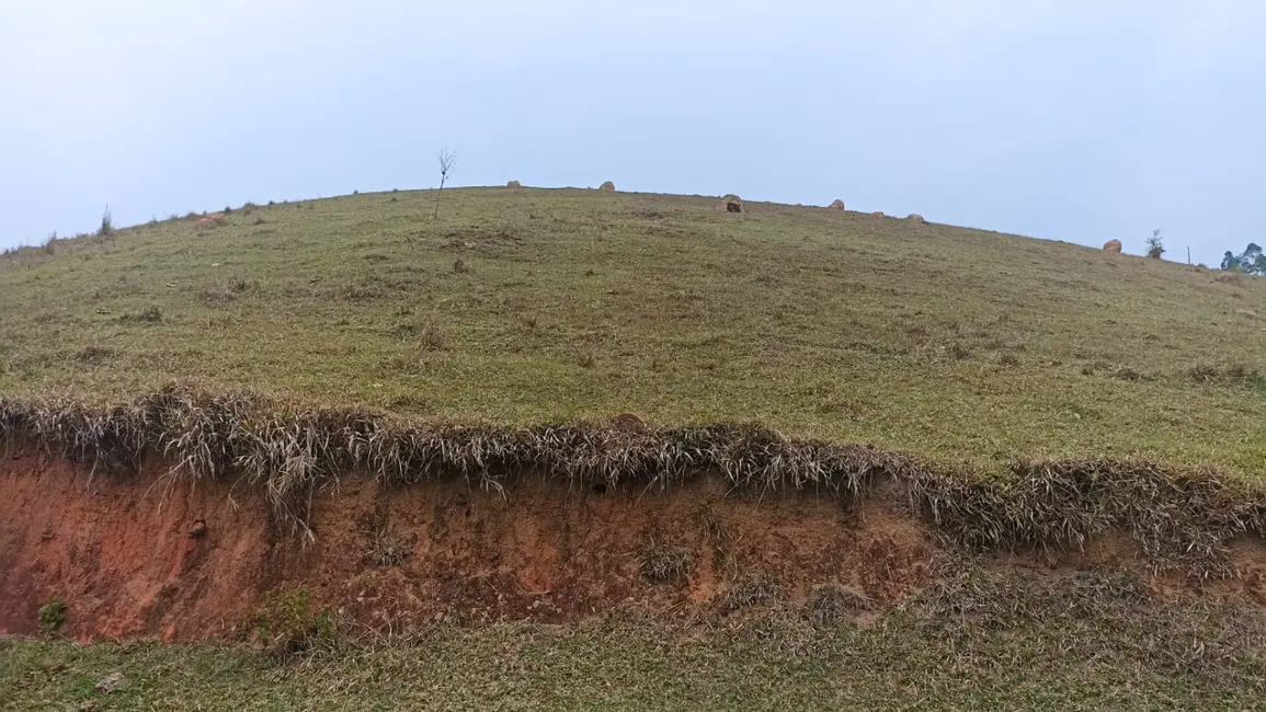 Chácara com 1 quarto à venda, 100m2 em Paraibuna - SP - imagem 6 Foto 6 de Chácara com 1 quarto à venda, 100m2 em Paraibuna - SP