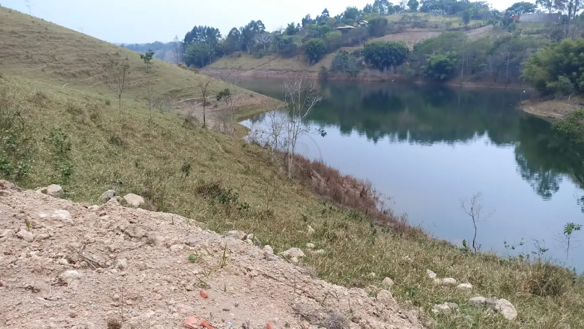 Chácara com 1 quarto à venda, 100m2 em Paraibuna - SP - imagem 2 Foto 2 de Chácara com 1 quarto à venda, 100m2 em Paraibuna - SP