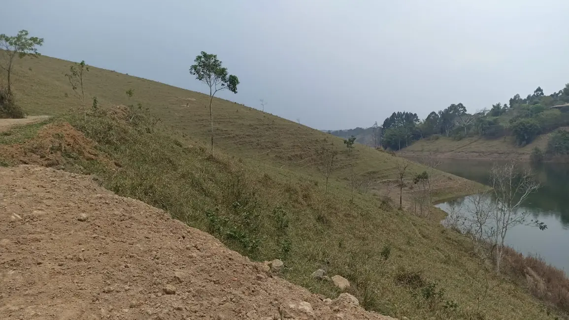 Chácara com 1 quarto à venda, 100m2 em Paraibuna - SP - imagem 3 Foto 3 de Chácara com 1 quarto à venda, 100m2 em Paraibuna - SP