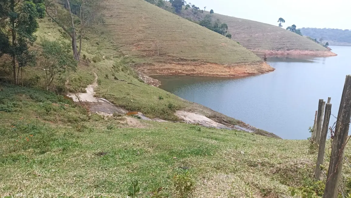 Chácara com 1 quarto à venda, 100m2 em Paraibuna - SP - imagem 4 Foto 4 de Chácara com 1 quarto à venda, 100m2 em Paraibuna - SP