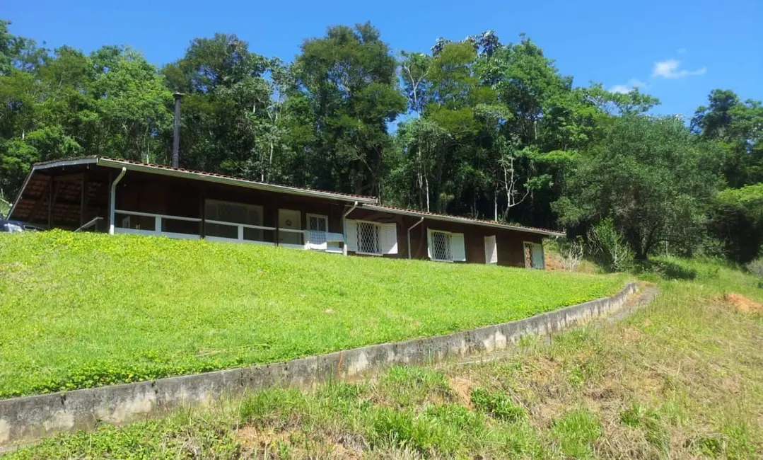 Sítio / Rancho com 2 quartos à venda, 400m2 em Paraibuna - SP - imagem 5 Foto 5 de Sítio / Rancho com 2 quartos à venda, 400m2 em Paraibuna - SP