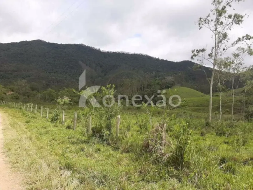 Fazenda / Haras à venda, 500m2 em Paraibuna - SP - imagem 6 Foto 6 de Fazenda / Haras à venda, 500m2 em Paraibuna - SP