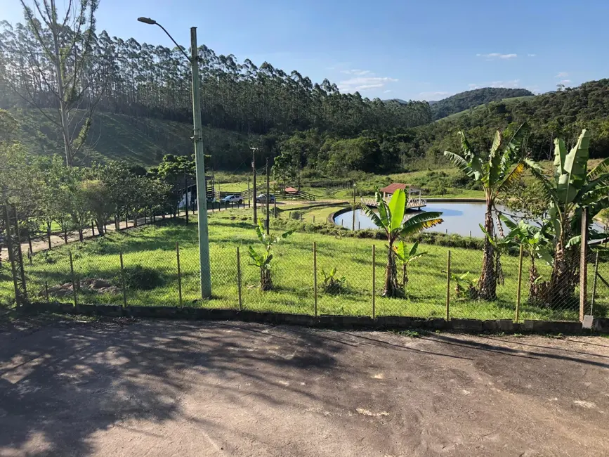 Fazenda / Haras com 4 quartos à venda, 300m2 em Paraibuna - SP - imagem 1 Foto 1 de Fazenda / Haras com 4 quartos à venda, 300m2 em Paraibuna - SP