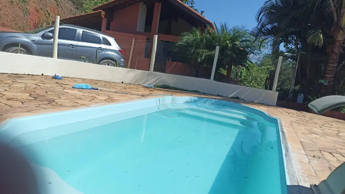 Chácara com 3 quartos à venda, 200m2 em Jambeiro - SP - imagem 3 Foto 3 de Chácara com 3 quartos à venda, 200m2 em Jambeiro - SP