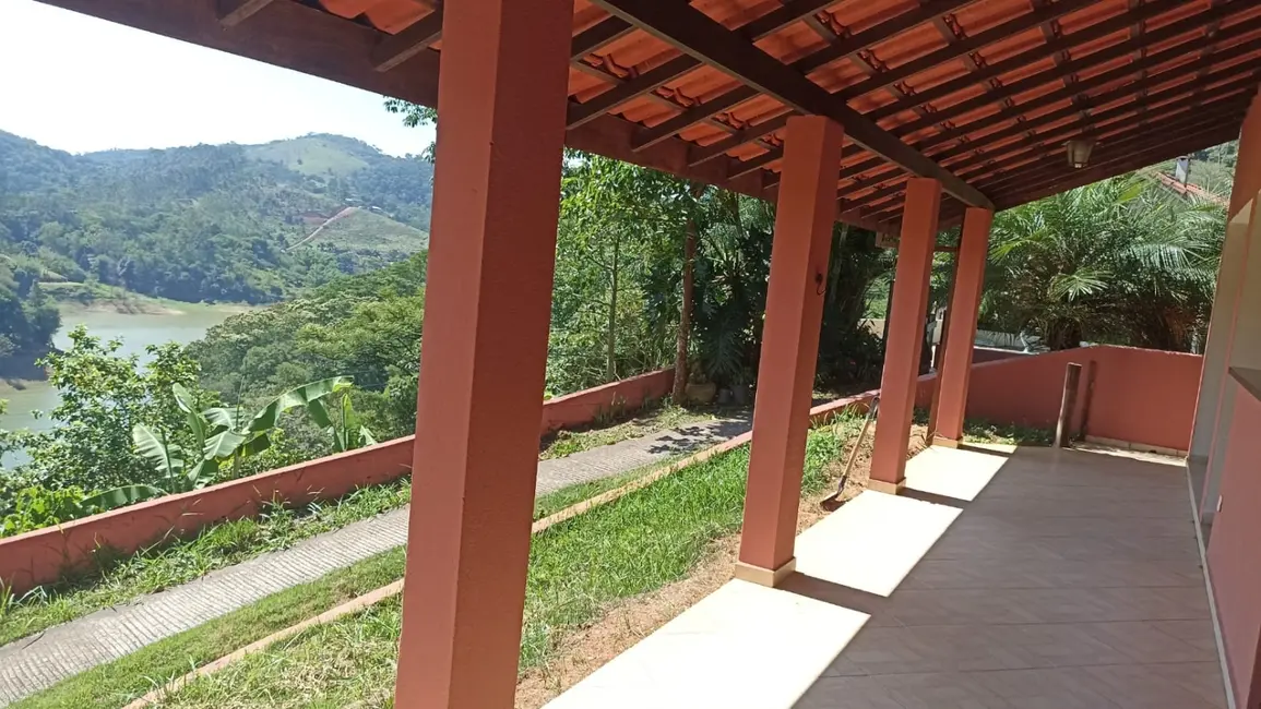 Chácara com 3 quartos à venda, 200m2 em Jambeiro - SP - imagem 6 Foto 6 de Chácara com 3 quartos à venda, 200m2 em Jambeiro - SP