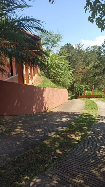 Chácara com 3 quartos à venda, 200m2 em Jambeiro - SP - imagem 1 Foto 1 de Chácara com 3 quartos à venda, 200m2 em Jambeiro - SP