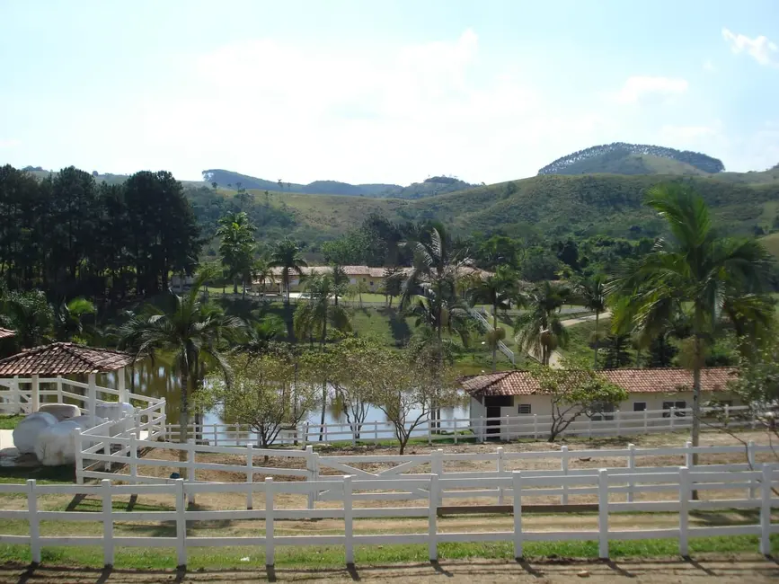 Fazenda / Haras com 30 quartos à venda, 8m2 em Parateí do Meio, Jacarei - SP - imagem 1 Foto 1 de Fazenda / Haras com 30 quartos à venda, 8m2 em Parateí do Meio, Jacarei - SP