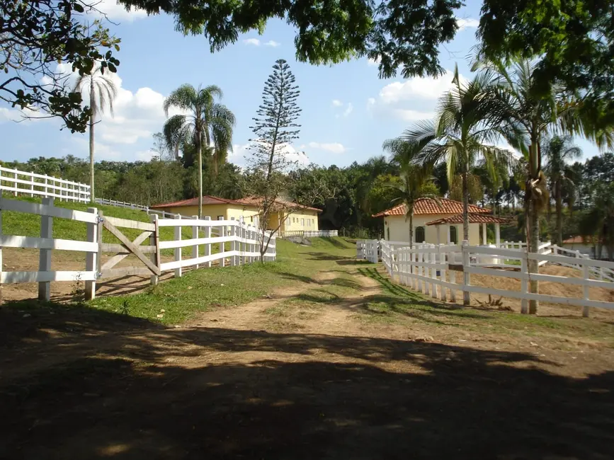 Fazenda / Haras com 30 quartos à venda, 8m2 em Parateí do Meio, Jacarei - SP - imagem 3 Foto 3 de Fazenda / Haras com 30 quartos à venda, 8m2 em Parateí do Meio, Jacarei - SP