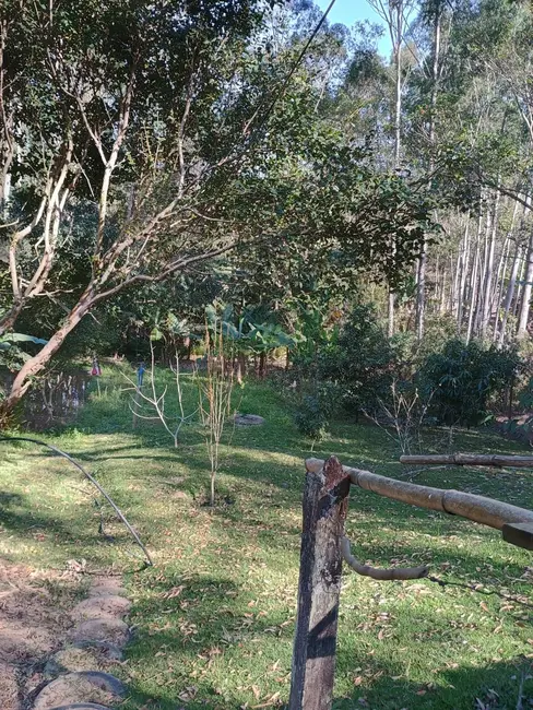 Chácara com 3 quartos à venda, 300m2 em Paraibuna - SP - imagem 6 Foto 6 de Chácara com 3 quartos à venda, 300m2 em Paraibuna - SP