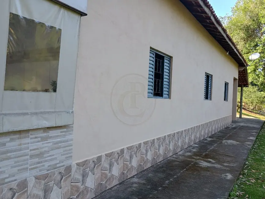 Chácara com 3 quartos à venda, 300m2 em Paraibuna - SP - imagem 8 Foto 8 de Chácara com 3 quartos à venda, 300m2 em Paraibuna - SP