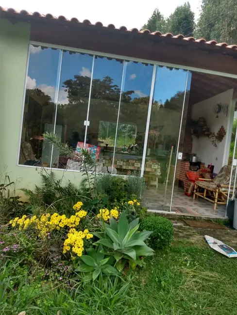 Chácara com 3 quartos à venda, 200m2 em Paraibuna - SP - imagem 6 Foto 6 de Chácara com 3 quartos à venda, 200m2 em Paraibuna - SP