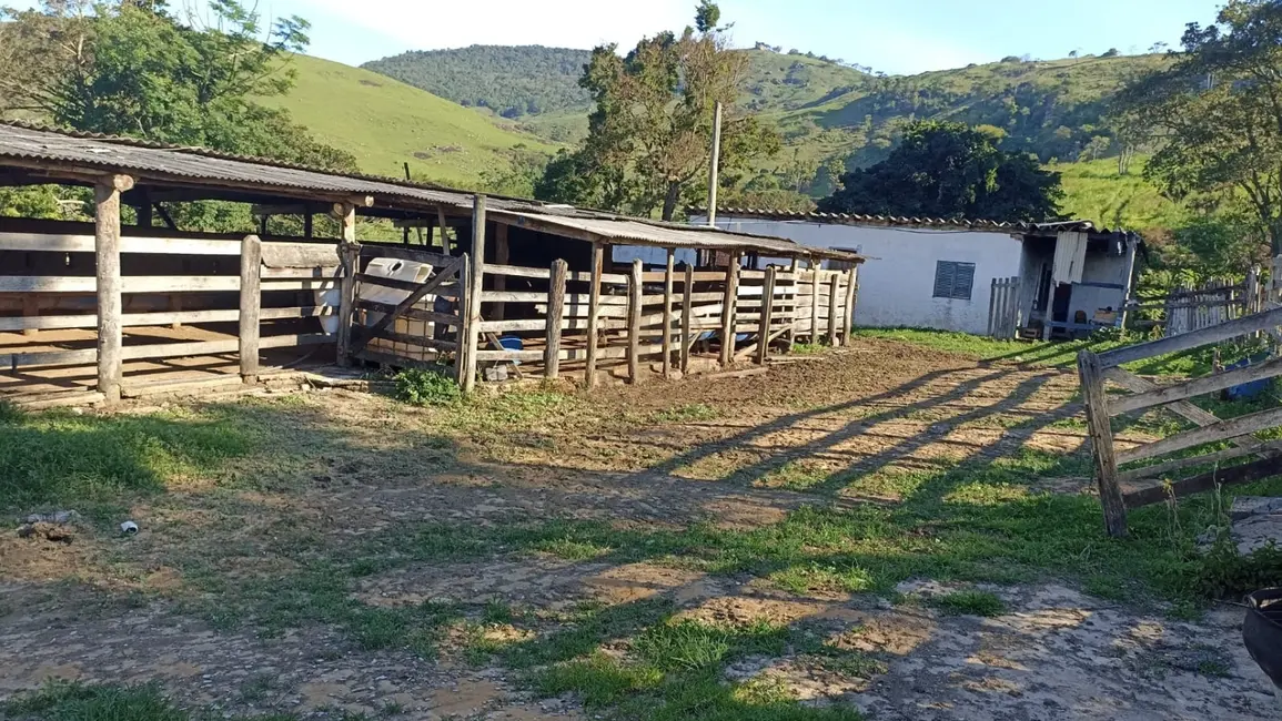 Fazenda / Haras com 1 quarto à venda, 100m2 em Paraibuna - SP - imagem 8 Foto 8 de Fazenda / Haras com 1 quarto à venda, 100m2 em Paraibuna - SP