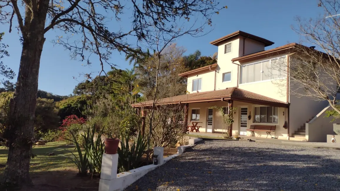 Chácara com 5 quartos à venda, 500m2 em Paraibuna - SP - imagem 7 Foto 7 de Chácara com 5 quartos à venda, 500m2 em Paraibuna - SP