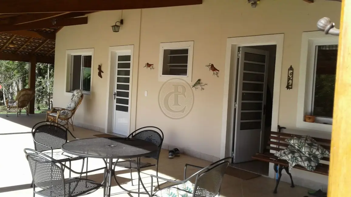 Chácara com 5 quartos à venda, 500m2 em Paraibuna - SP - imagem 1 Foto 1 de Chácara com 5 quartos à venda, 500m2 em Paraibuna - SP