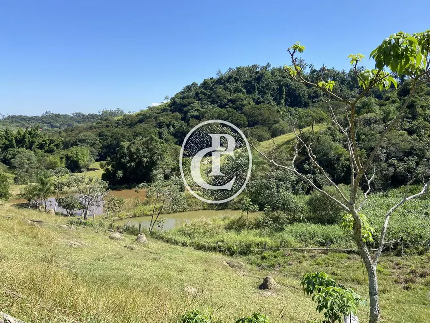 Foto 3 de Sítio / Rancho com 3 quartos à venda, 20m2 em Chácara Germana, Cacapava - SP