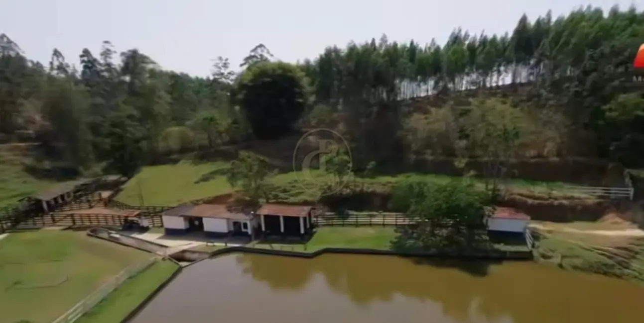 Sítio / Rancho com 3 quartos à venda, 250m2 em Paraibuna - SP - imagem 6 Foto 6 de Sítio / Rancho com 3 quartos à venda, 250m2 em Paraibuna - SP