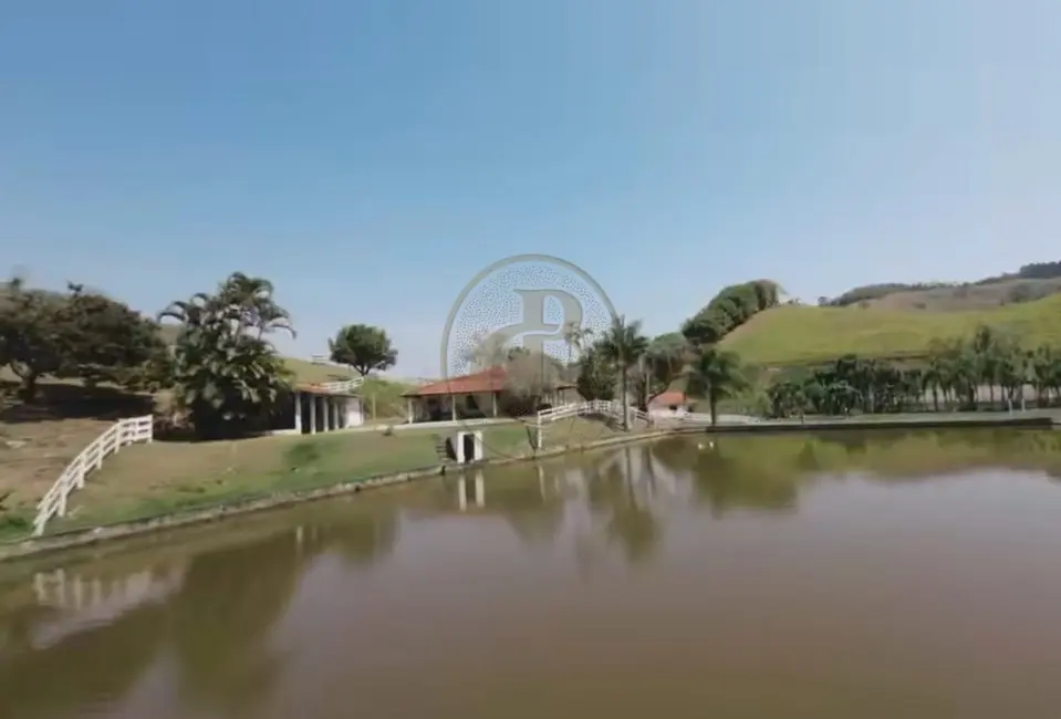 Sítio / Rancho com 3 quartos à venda, 250m2 em Paraibuna - SP - imagem 7 Foto 7 de Sítio / Rancho com 3 quartos à venda, 250m2 em Paraibuna - SP