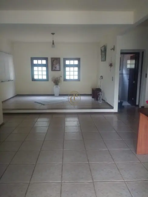 Chácara com 6 quartos à venda, 400m2 em Centro, Paraibuna - SP - imagem 9 Foto 9 de Chácara com 6 quartos à venda, 400m2 em Centro, Paraibuna - SP